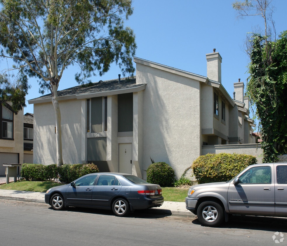 Building Photo - 17081 Green St