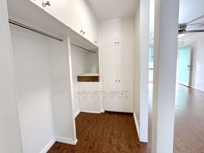 Foto del edificio - 3340 Campbell Ave