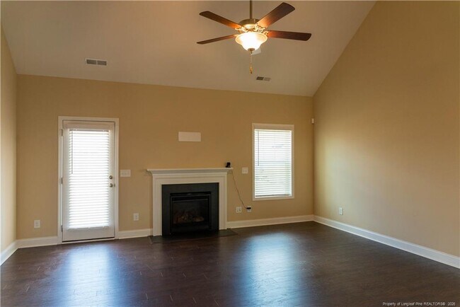Building Photo - 32 Artillery Ln