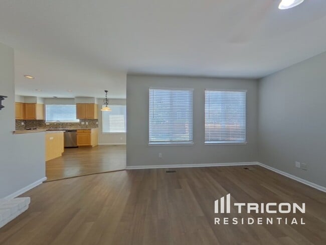 Building Photo - 5123 S Ouray Ct