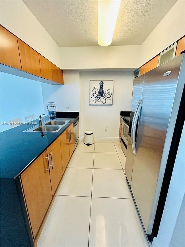 Foto del edificio - 1750 N Bayshore Dr