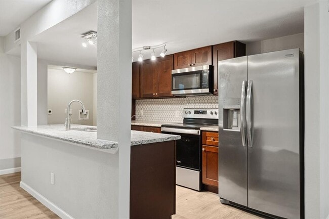 Building Photo - 12321 Ormandy St