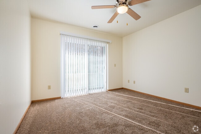 2BR, 2BA - 1,150SF - Bedroom - Timber Bluff