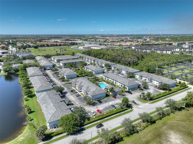 Foto del edificio - 8380 Bernwood Cove Loop