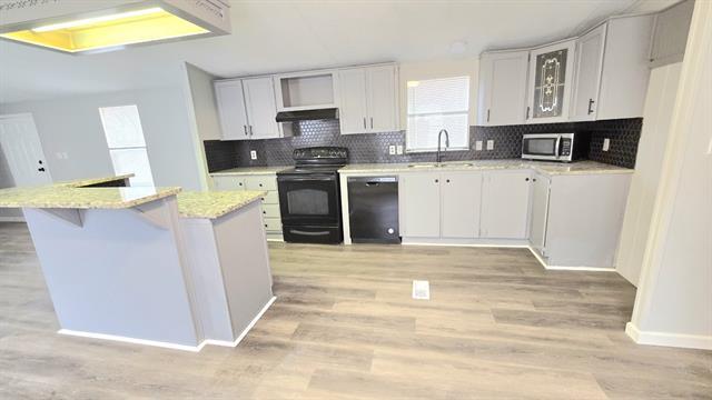 Building Photo - 4253 Sun Dr