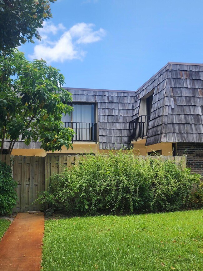 Building Photo - 1690 Forest Lakes Cir