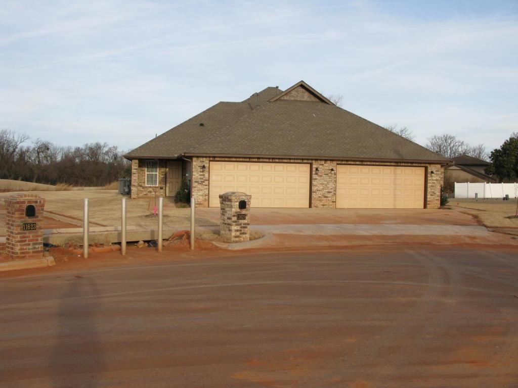 11627 Surrey Villas Court, Yukon, OK 73099 House Rental in Yukon, OK