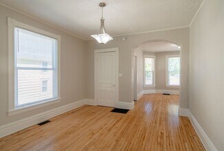 Building Photo - 258 Quimby St NE