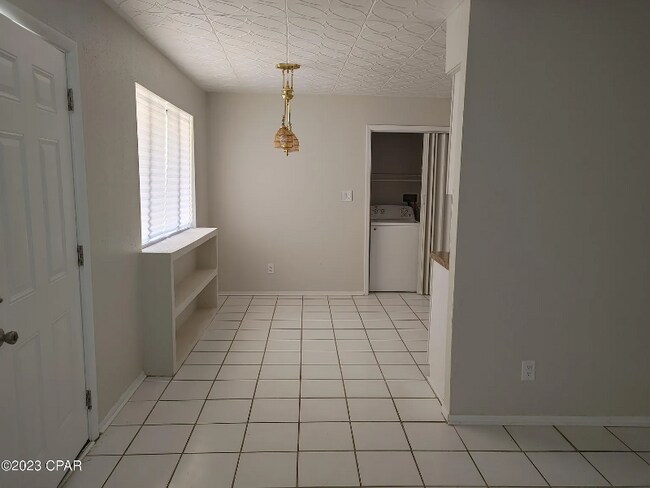 Building Photo - 6221 Pinetree Ave