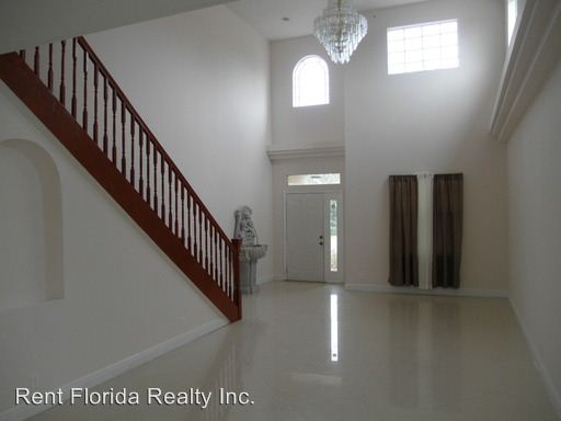 Building Photo - 220 Clocktower Dr