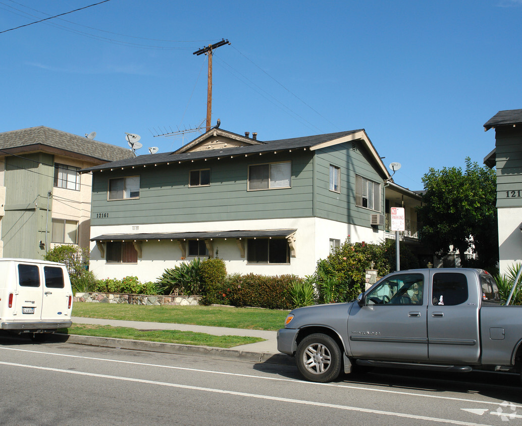 Primary Photo - 12161 Chandler Blvd