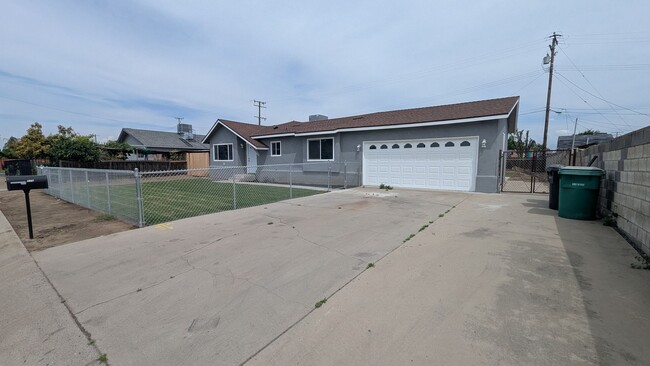 Foto del edificio - Fully Remodeled 3 Bedroom 2 Bath Home