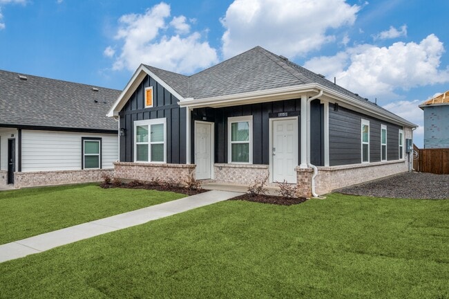Building Photo - Cottages at Deer Creek