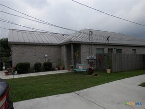 Building Photo - 331 Oelkers Dr