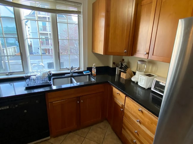 Building Photo - 27R Albion St