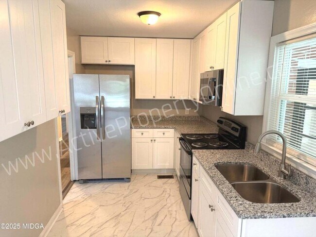 Foto del edificio - 1803 Canterbury Rd