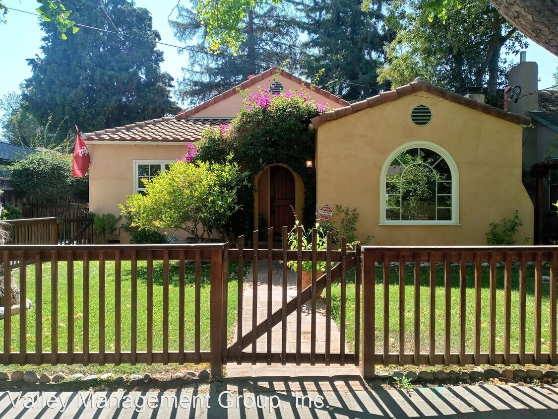 Primary Photo - 3 br, 2 bath House - 1315 Newport Ave