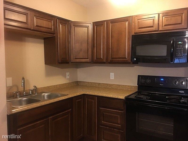 2108 Willow St, Harvey, LA 70058 Condo for Rent in Harvey, LA