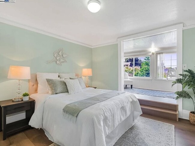 Building Photo - 475 Newton Ave