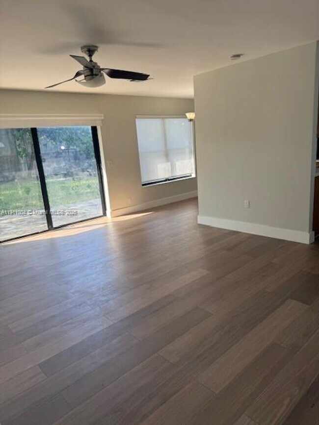 Foto del edificio - 640 SW 11th Ave