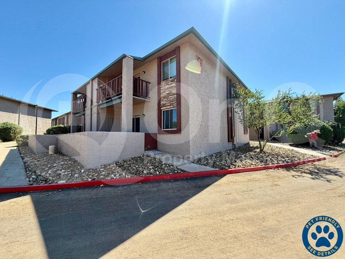 Primary Photo - 4354 N 82nd St