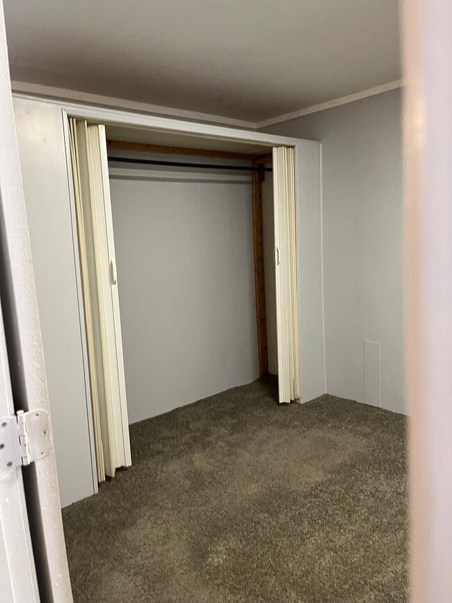 Building Photo - 112 Irwin Cir