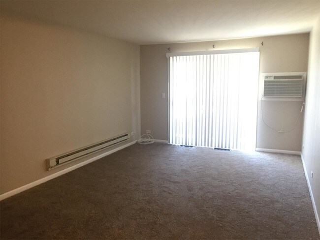 Building Photo - 1755 Maple Ln
