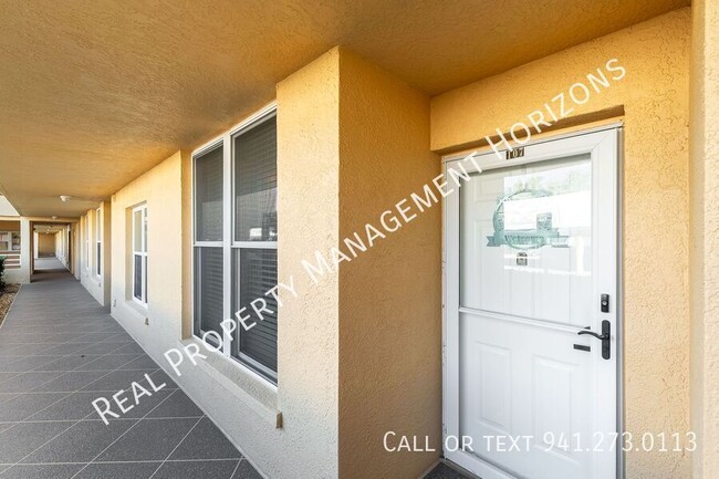 Building Photo - 3750 Pinebrook Cir