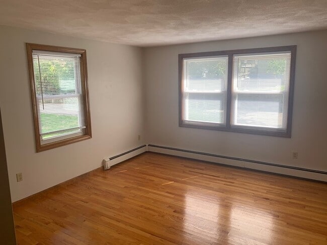 Building Photo - 13 Aiello Dr