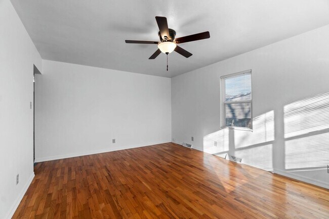 Foto del edificio - Updated 3 Bedroom House in Cape