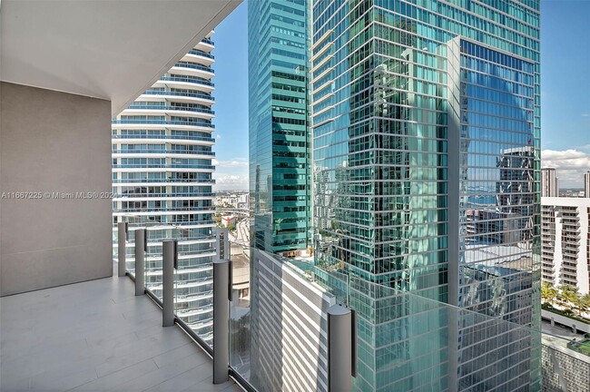 Building Photo - 300 Biscayne Blvd Way