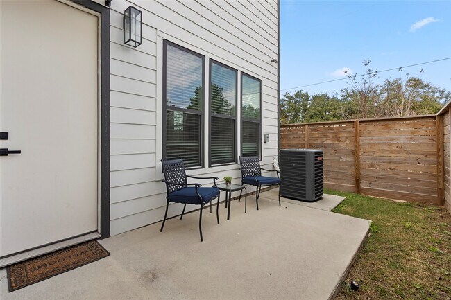 Foto del edificio - 5505 Oakmont Villas Dr