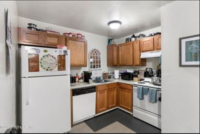 Building Photo - Cozy 2/1 Quadplex in NW Gainesville – Quie...