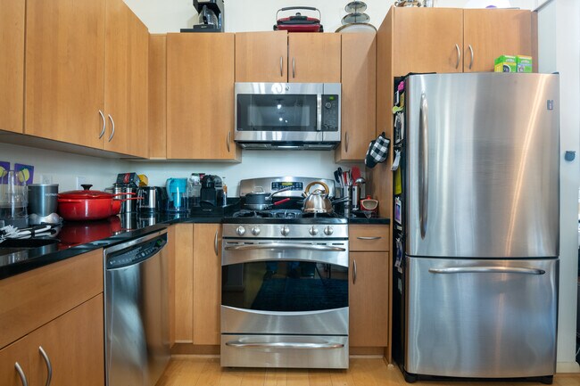 Foto del edificio - 811 4th St NW