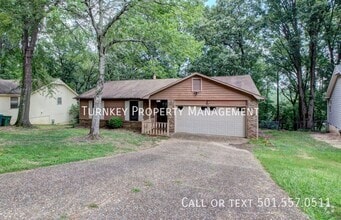 Building Photo - 811 Cedar Ridge Dr