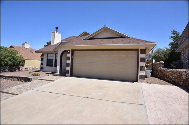 Building Photo - 7229 Canyon Run Dr