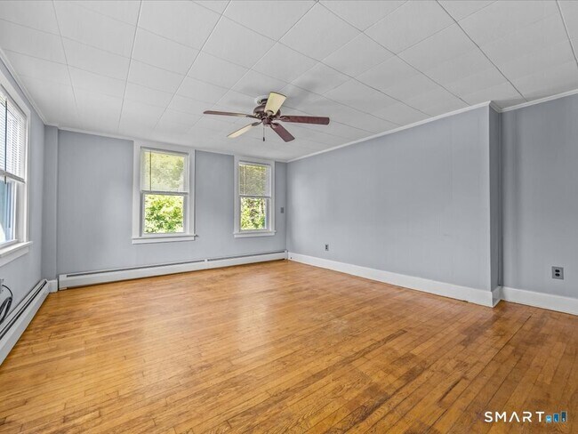 Foto del edificio - 440 Taylor Hill Rd