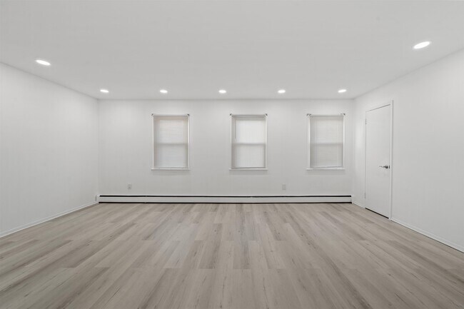 Foto del edificio - 64 Isabella Ave