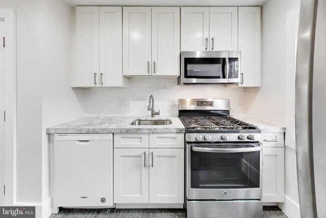Foto del edificio - 5031 H St SE