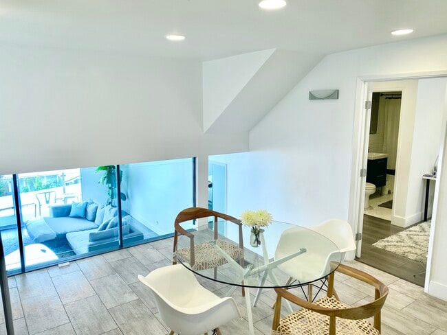 Building Photo - 18203 Coastline Dr