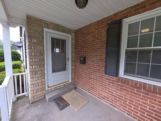 Building Photo - 356 Melbourne Ct