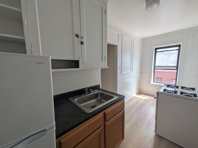 Building Photo - 2700 N Spaulding Ave