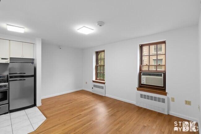 Building Photo - 8-10 Clark Street