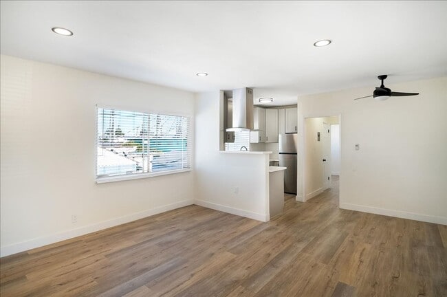 Building Photo - BELLA APARTMENTS: Beautiful 1 Bed - 1 Bath