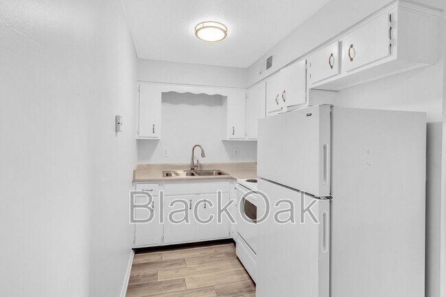 Building Photo - 7607 Garrison Rd