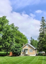 Building Photo - 2414 Maple Ave