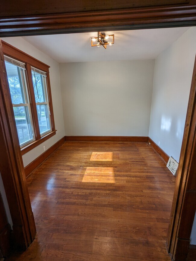 212 N 60th St Unit Lower Duplex, Milwaukee, WI 53213 Apartments in