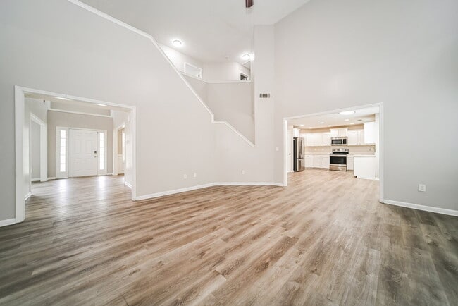 Building Photo - 129 Makenna Dr