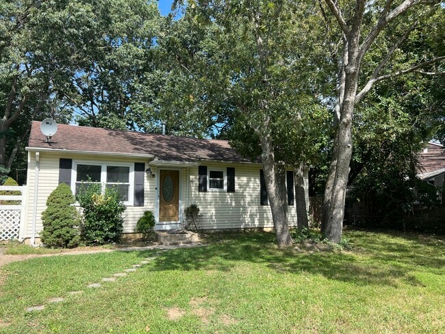Building Photo - 161 Ronald Rd