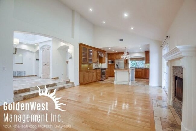 Building Photo - Charming Single Story 3Bdm 2Ba Home in Bea...